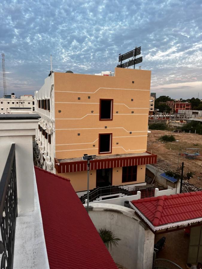 Sri Balaji Lodging 호텔 Tiruchchendūr 외부 사진
